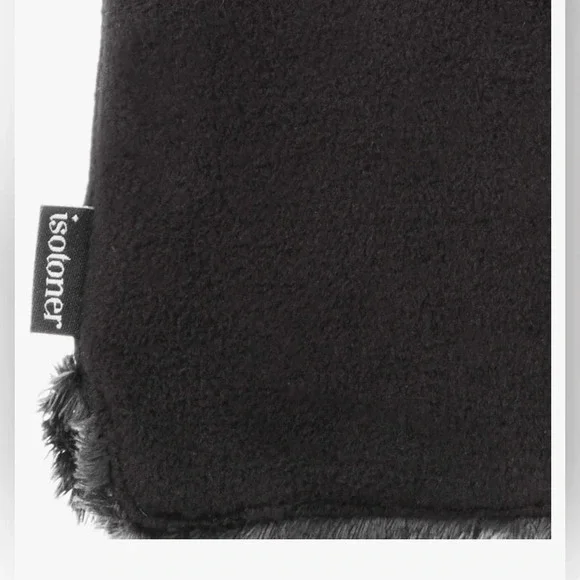 Isotoner women’s gloves in black - Picture 2 of 9